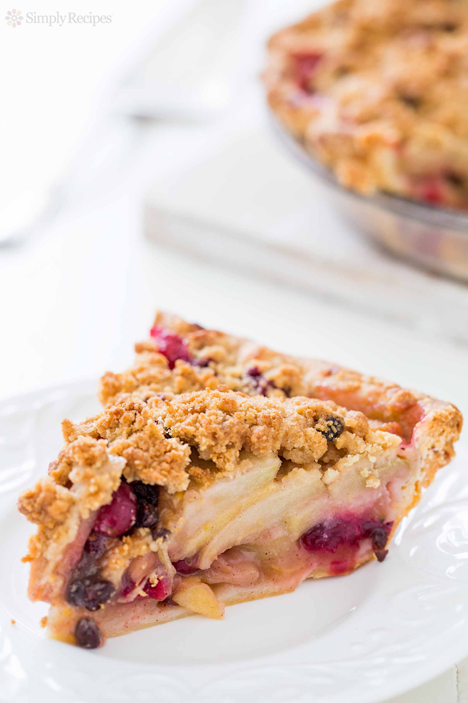 Tarte crumble aux pommes, canneberges et cassis