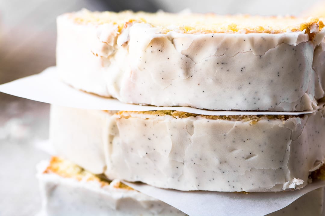 Gâteau éponge à la vanille triple
