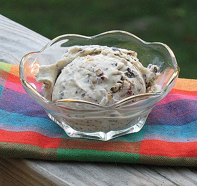Helado De Chocolate Con Nuez Y Caramelo