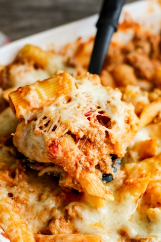 Gran familia de pasta al horno puertorriqueña