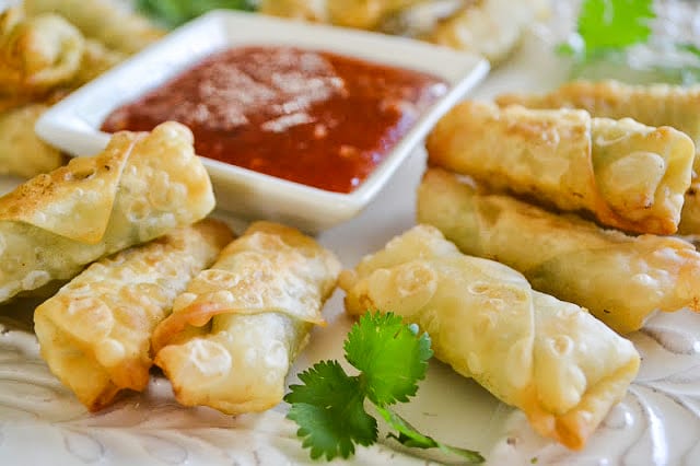 Mini rouleaux de crevettes avec sauce aux prunes maison
