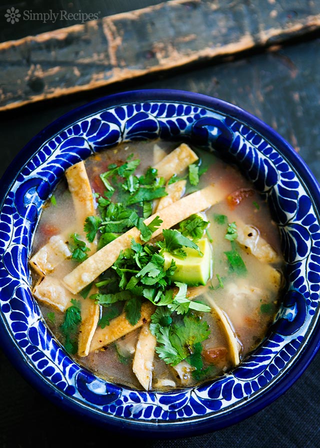Sopa Mexicana de Pollo y Lima (Sopa de Lima)