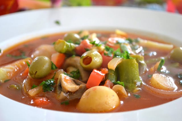 Menestra de Verduras, sopa de verduras espa&ntilde;ola