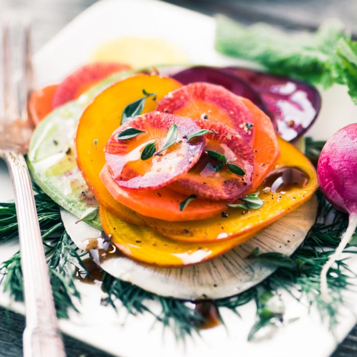 Ensalada de vegetales de invierno afeitada delicada y hermosa ~ theviewfromgreatisland.com