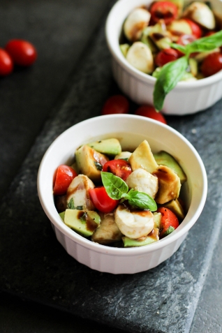 Ensalada Caprese De Aguacate De Verano
