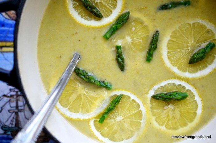 Soupe d'asperges au citron