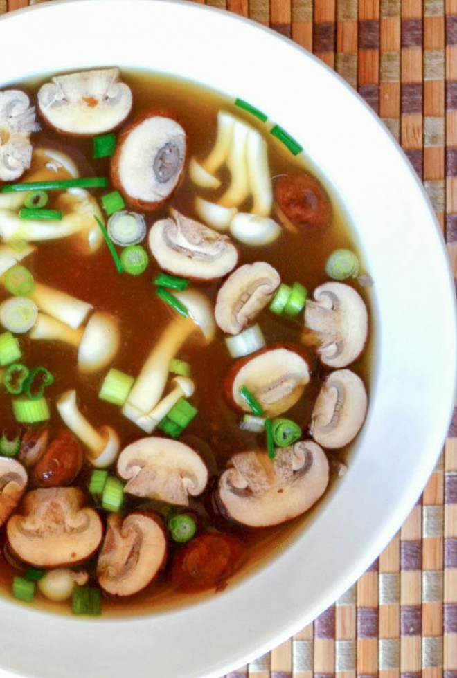 sopa de miso simple y nutritiva