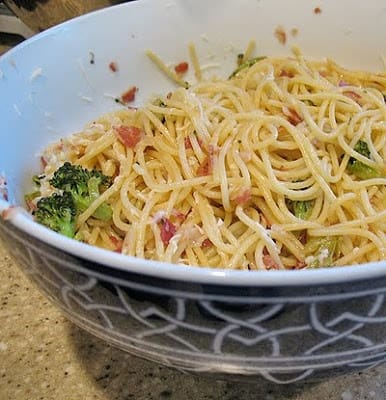 Espagueti con Pancetta y Brócoli