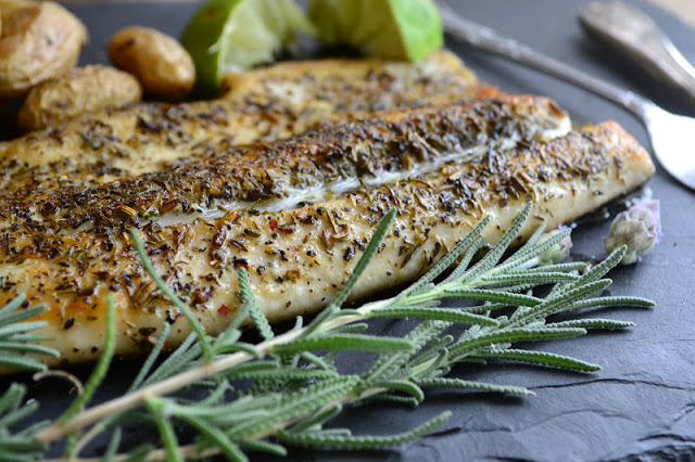 Trucha frita con hierbas de Provence