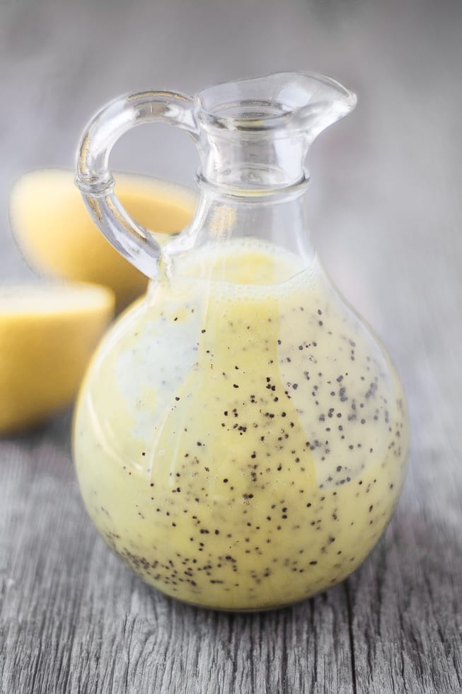El aderezo de semillas de amapola de lim&oacute;n es una maravilla de 5 ingredientes: &iexcl;hace que tantos tipos diferentes de alimentos simplemente exploten! ~ theviewfromgreatisland.com