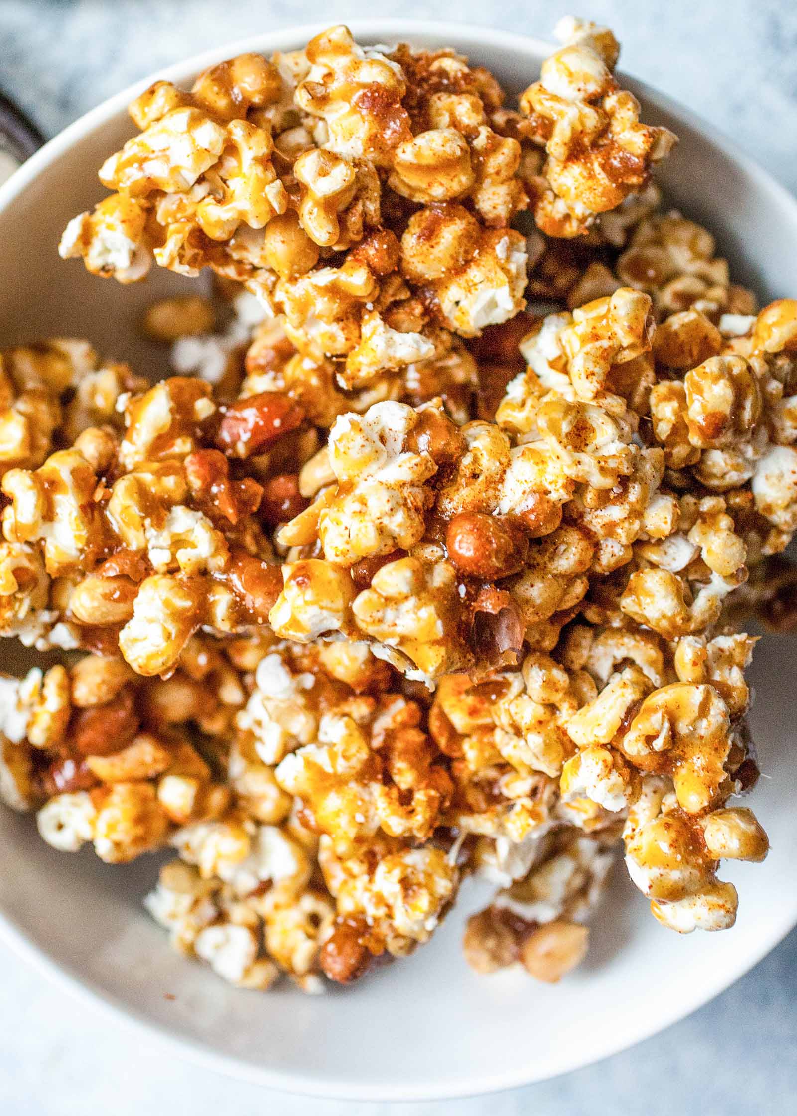 How to Make Caramel Popcorn with peanuts