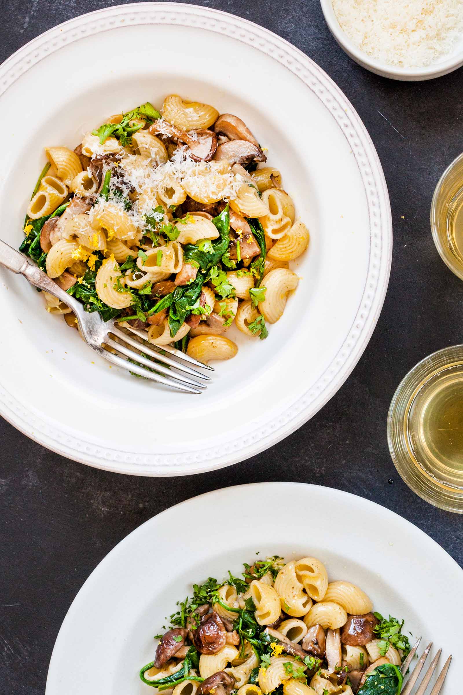 Pâtes aux épinards, champignons et beurre noisette