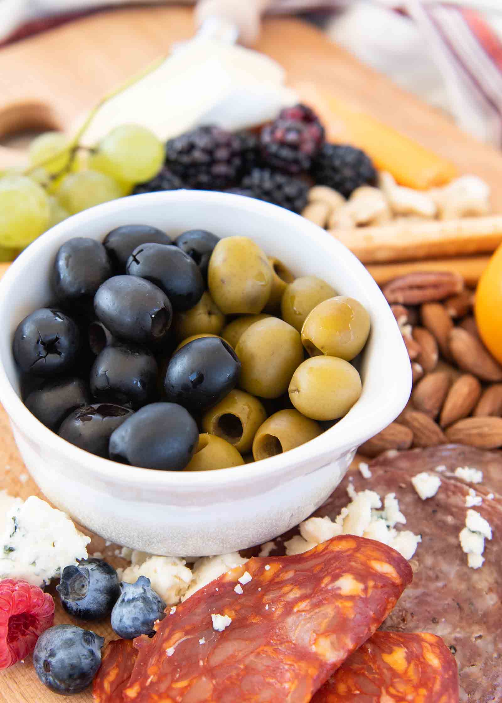 Quelle est la différence entre les olives vertes mûres et les olives noires mûres?