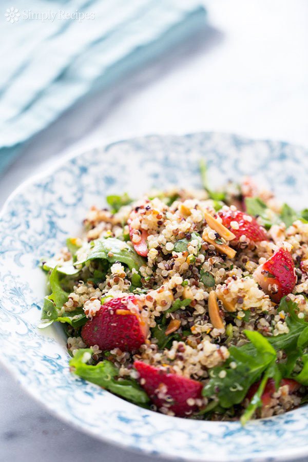 Strawberry Arugula Quinoa Salad