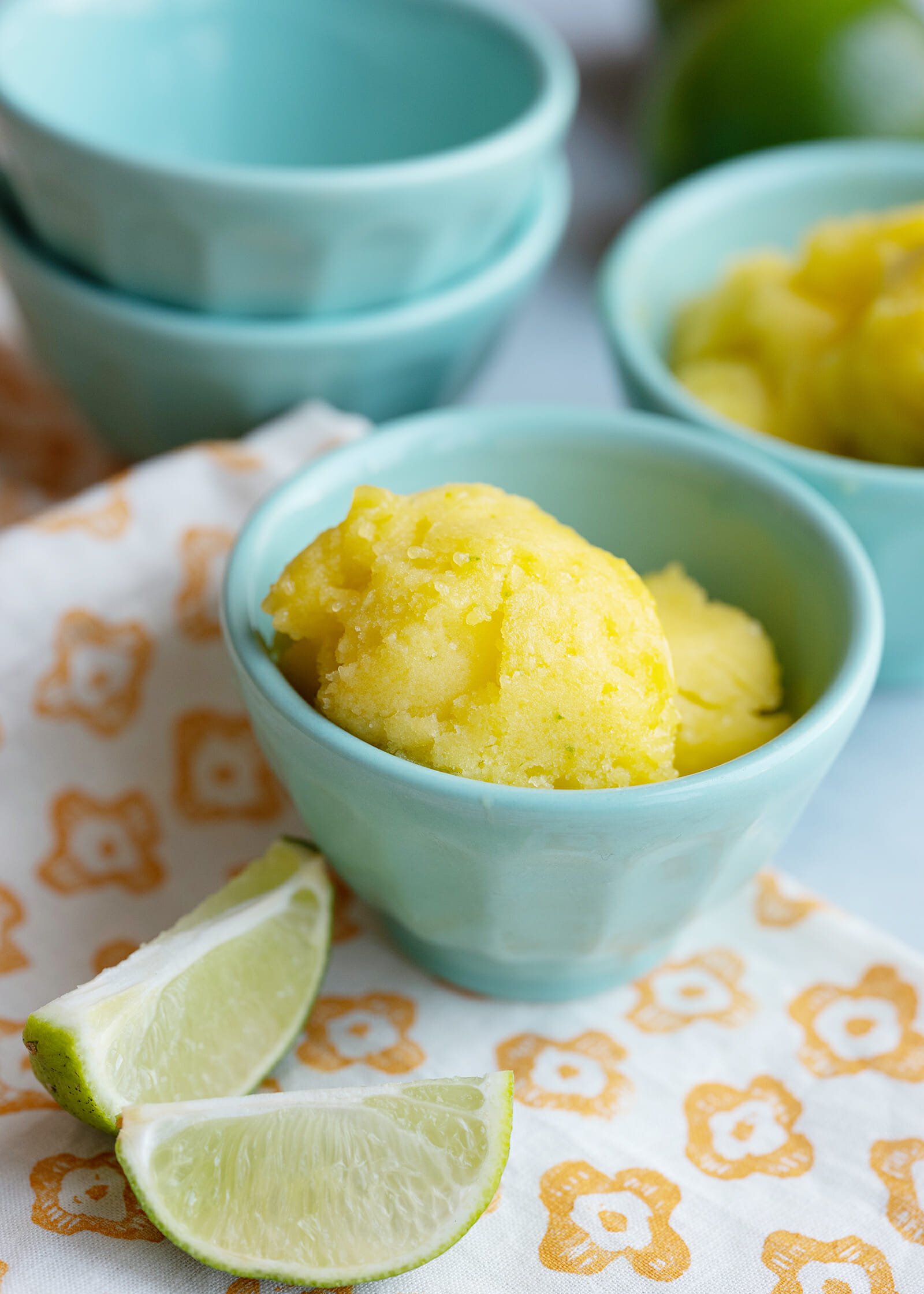 Mango sorbet with frozen mangos