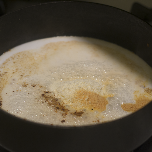 Latte Di Cocco E Spezie Aggiunte 