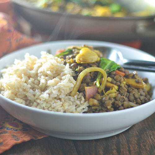Lenticchie rosse al curry con fave di burro 