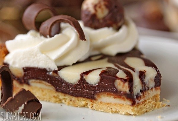 Torta di marzapane a ricciolo | SugarHero.com