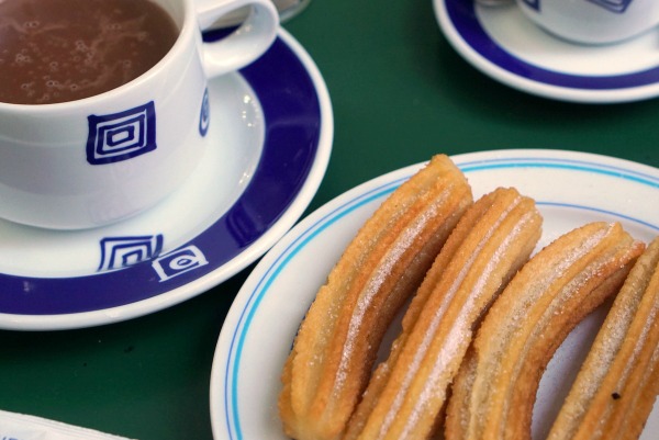 Con i churros al cioccolato sono l'ideale per riscaldarsi a Santiago in inverno!