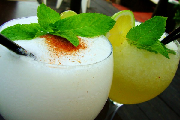 Dove mangiare vicino al porto crocieristico di Malaga? Kaleido serve questi fantastici cocktail!
