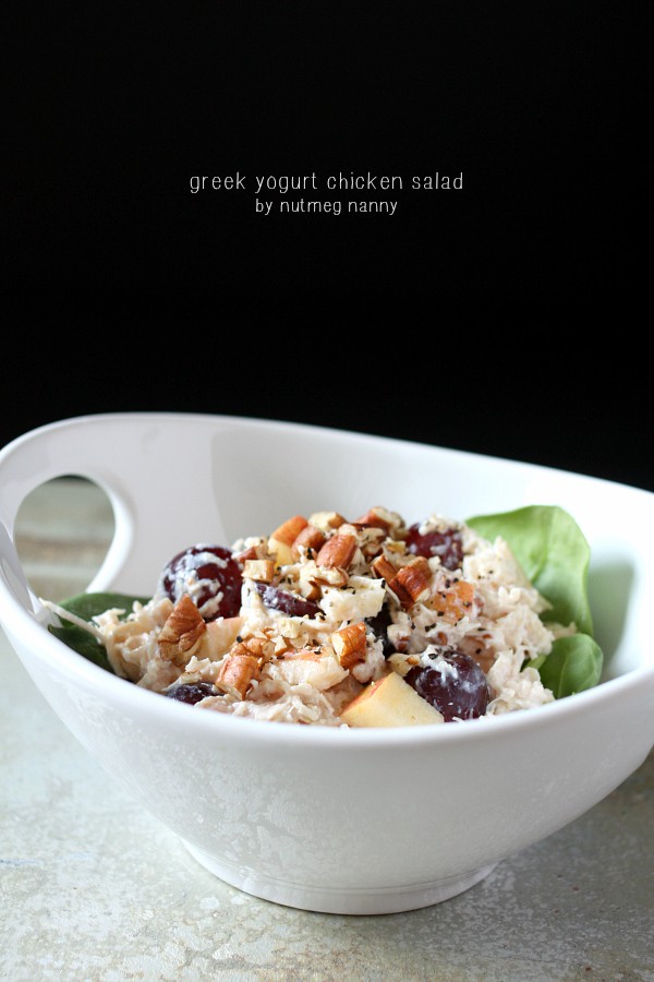 Insalata di pollo greca con yogurt di noce moscata tata