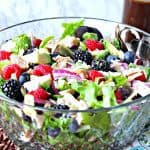 Berry Delicious Chicken Avocado Salad Con Vinaigrette Balsamico Alla Fragola. - kudoskitchenbyrenee.com