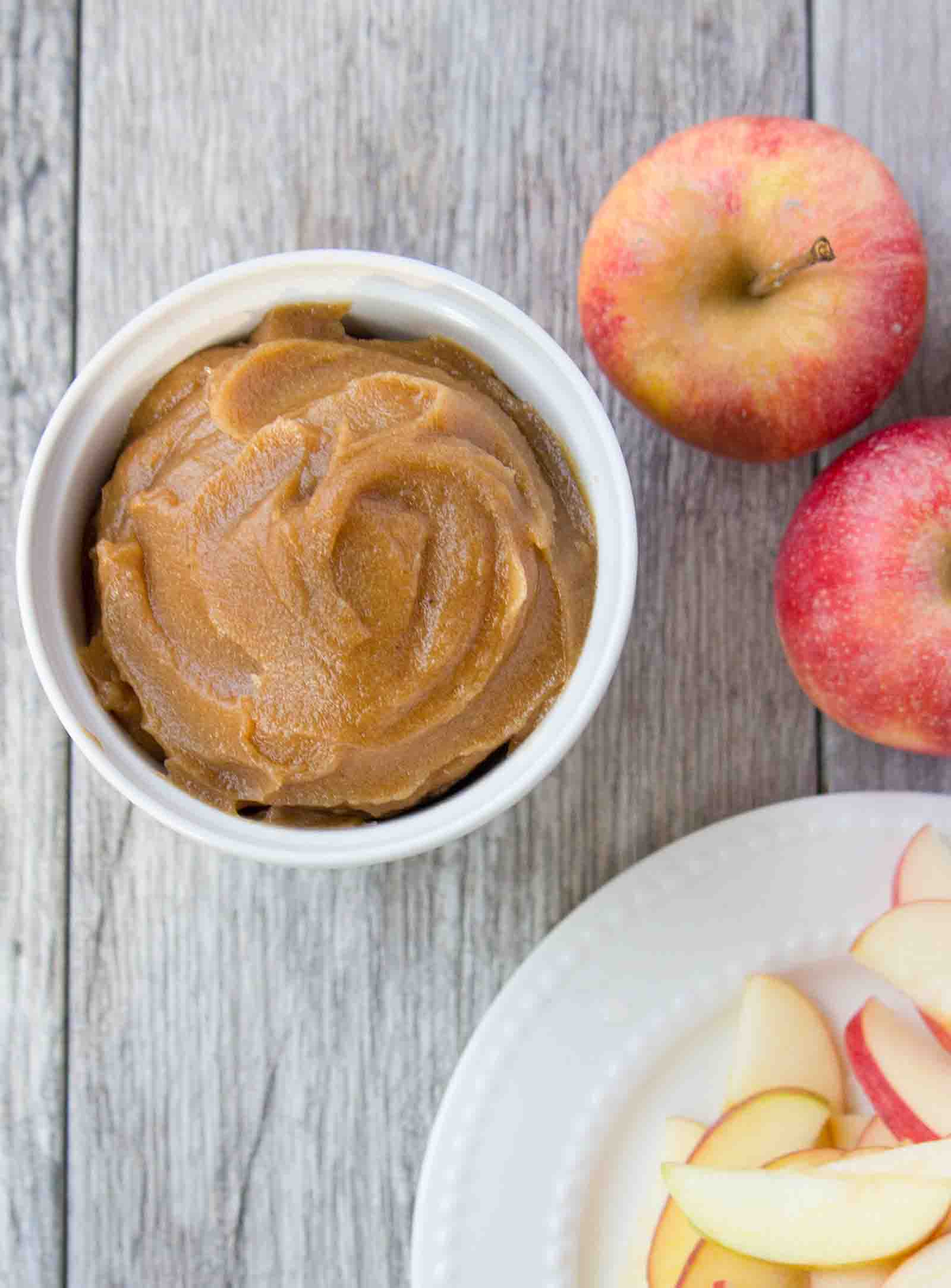 Salsa al caramello con datteri