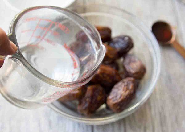 Salsa al caramello con datteri