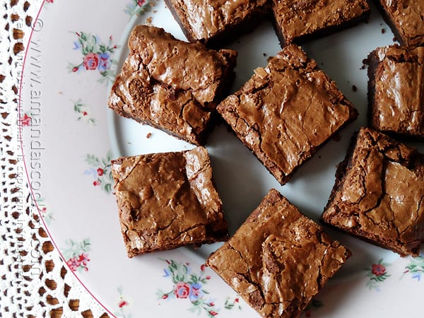 Fudgy Blender Brownies di Amanda's Cookin '@amandaformaro