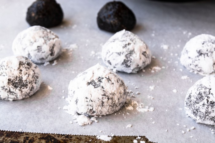 Preparare palline di cioccolato borbonico