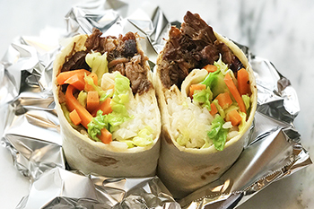 La barbacoa coreana Bulgogi envuelve fácil en la olla de cocción lenta | 31Daily.com