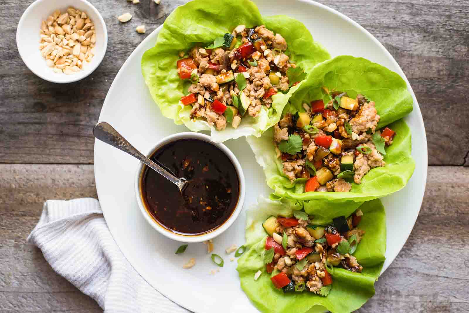 Impacchi di lattuga di pollo Teriyaki