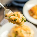 forchetta piena di patate gratinate