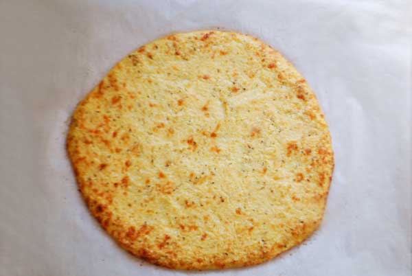 Come dovrebbe apparire la crosta di pizza al cavolfiore dopo la cottura