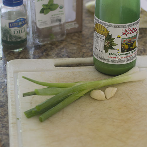 Succo di cipolla verde, aglio e limone