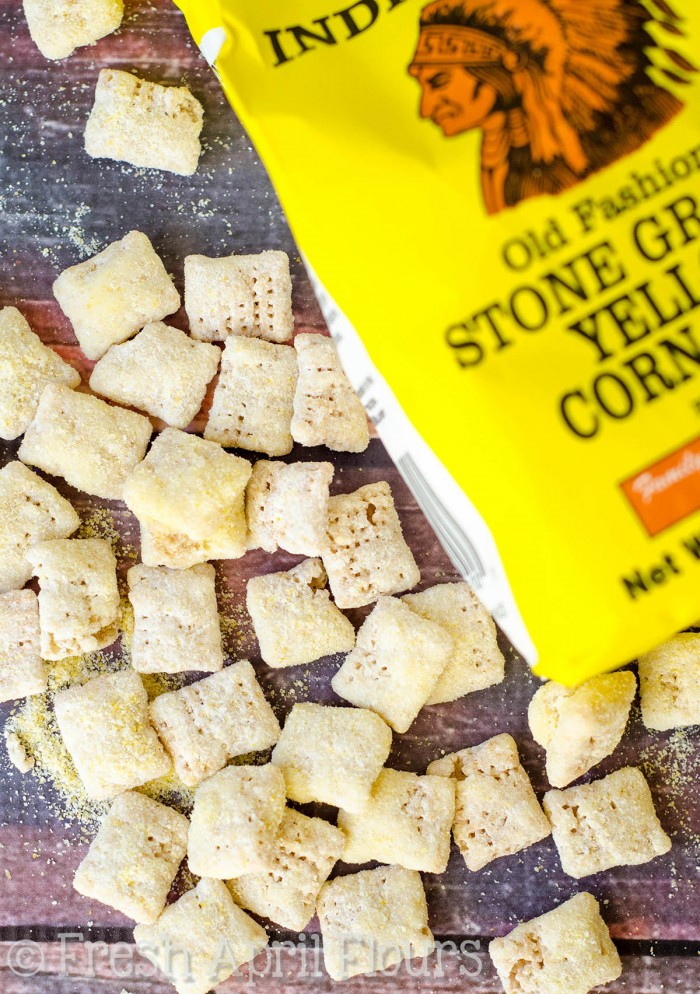 Cornbread Puppy Chow - Uno spuntino dolce e burroso per i cuccioli di Chow classici al gusto di mais.