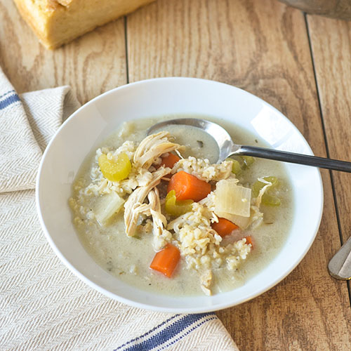 Zuppa di pollo e riso con verdure #chicken #soup #vegetables #glutenfree | feedyoursoul2.com