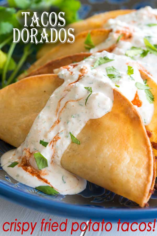 Tacos di patate dorate messicani: tacos di patate fritte croccanti e facili da preparare ripieni di purè di patate! #mexicanfood #tacos #tacotuesday