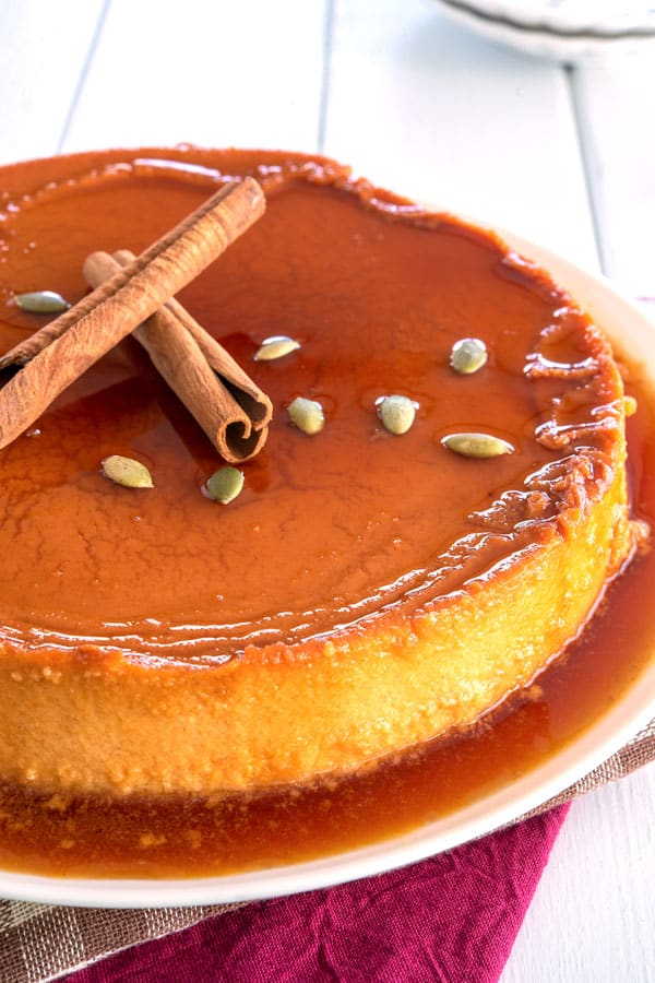 Crema integrale di zucca con cannella e crema di formaggio