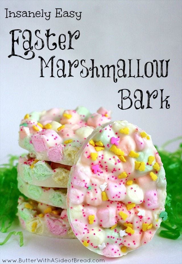 Easy Easter Marshmallow Bark - Easter Marshmallow Bark è uno dei miei dolci pasquali preferiti! Solo 4 ingredienti e pochi minuti per realizzare questo simpatico e festoso regalo di Pasqua. A tutti piace la nostra corteccia di marshmallow pasquale! #Pane #Dolci # cioccolato # marshmallow #Dcake #food 