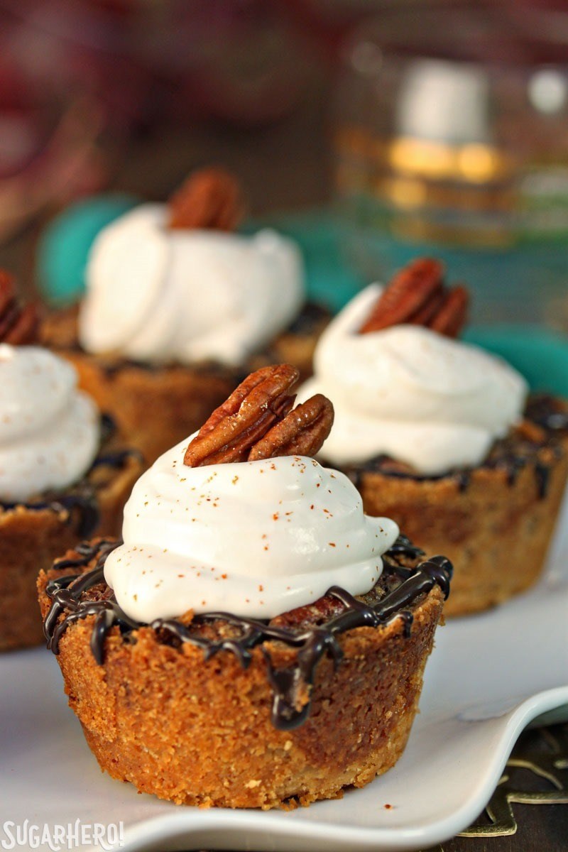 Mini torte di noci | Da SugarHero.com