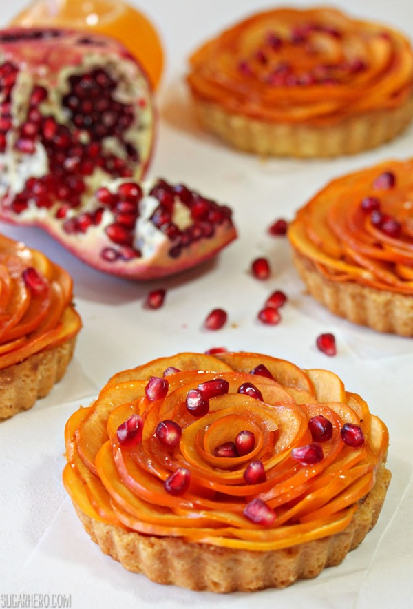 Rosette di mandorle e cachi | Da SugarHero.com