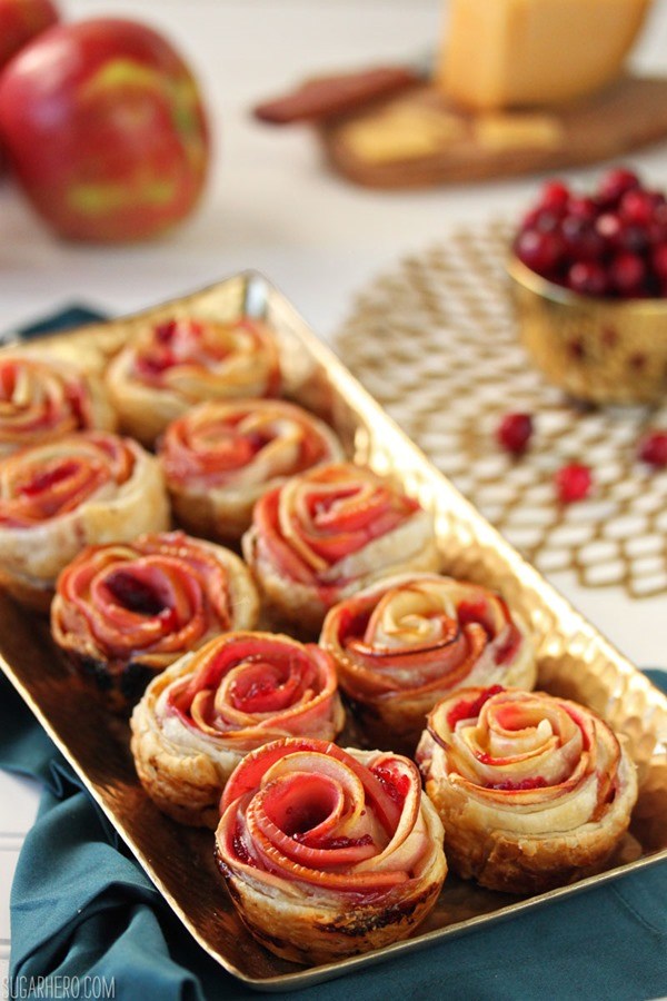 Manzana Arándano Gouda Hojaldre Rosas | De SugarHero.com