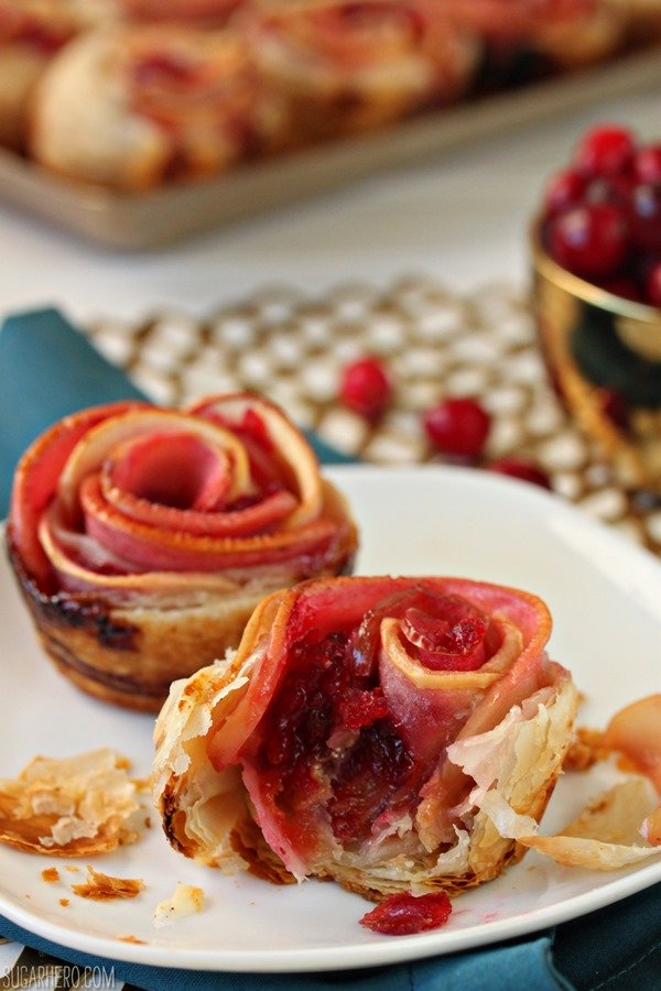 Manzana Arándano Gouda Hojaldre Rosas | De SugarHero.com