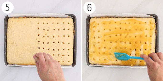 Una torta al forno con fori e condita con cagliata di limone.