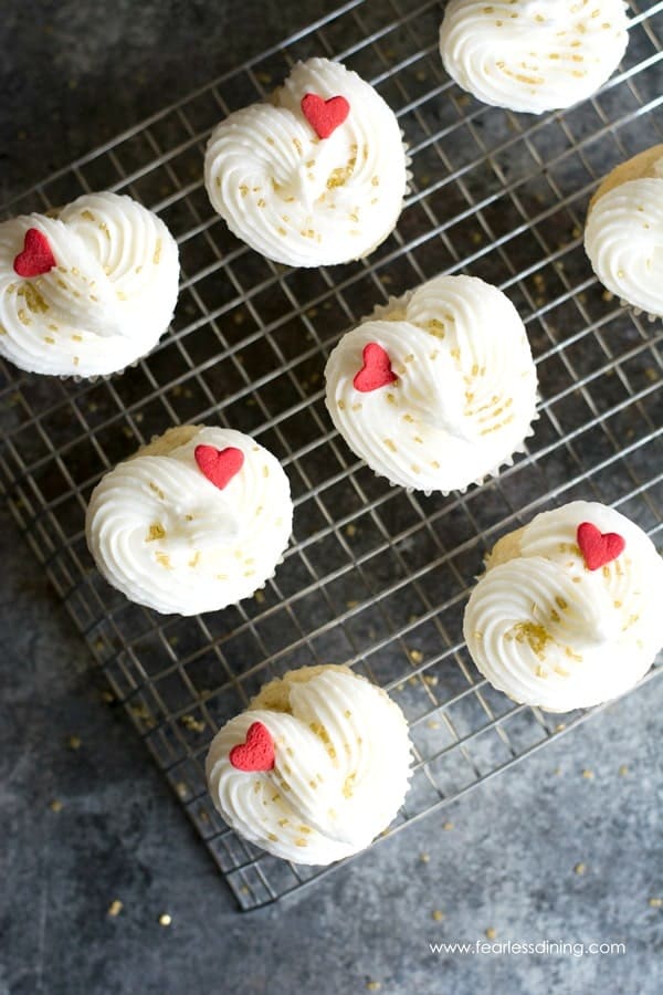 Riassunto delle ricette di dolci per la festa della mamma per le festività gastronomiche di venerdì - www.kudoskitchenbyrenee.com