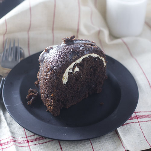 Cheesecake al cioccolato ripiena Bundt Cake # dessert # cioccolato #creamcheese feedyoursoul2.com