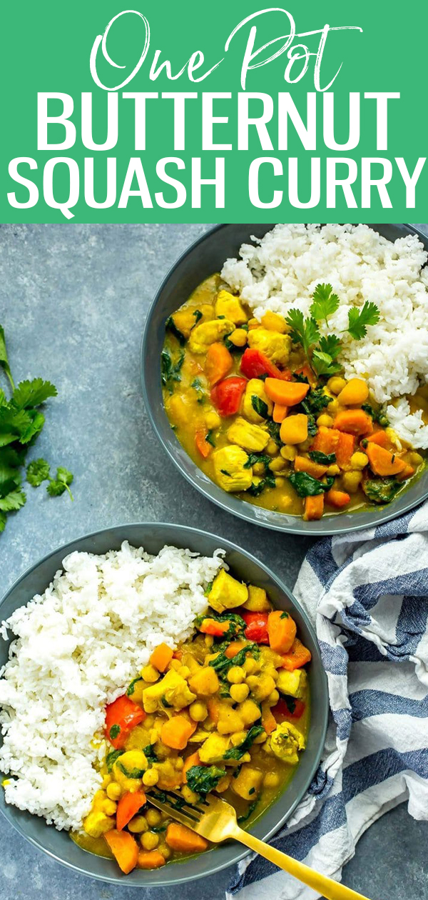 Questo curry di pollo alla zucca butternut con latte di cocco e ceci è un commovente pasto autunnale ricco di proteine preparato in meno di 40 minuti. # butternutsquash # chicken #curry