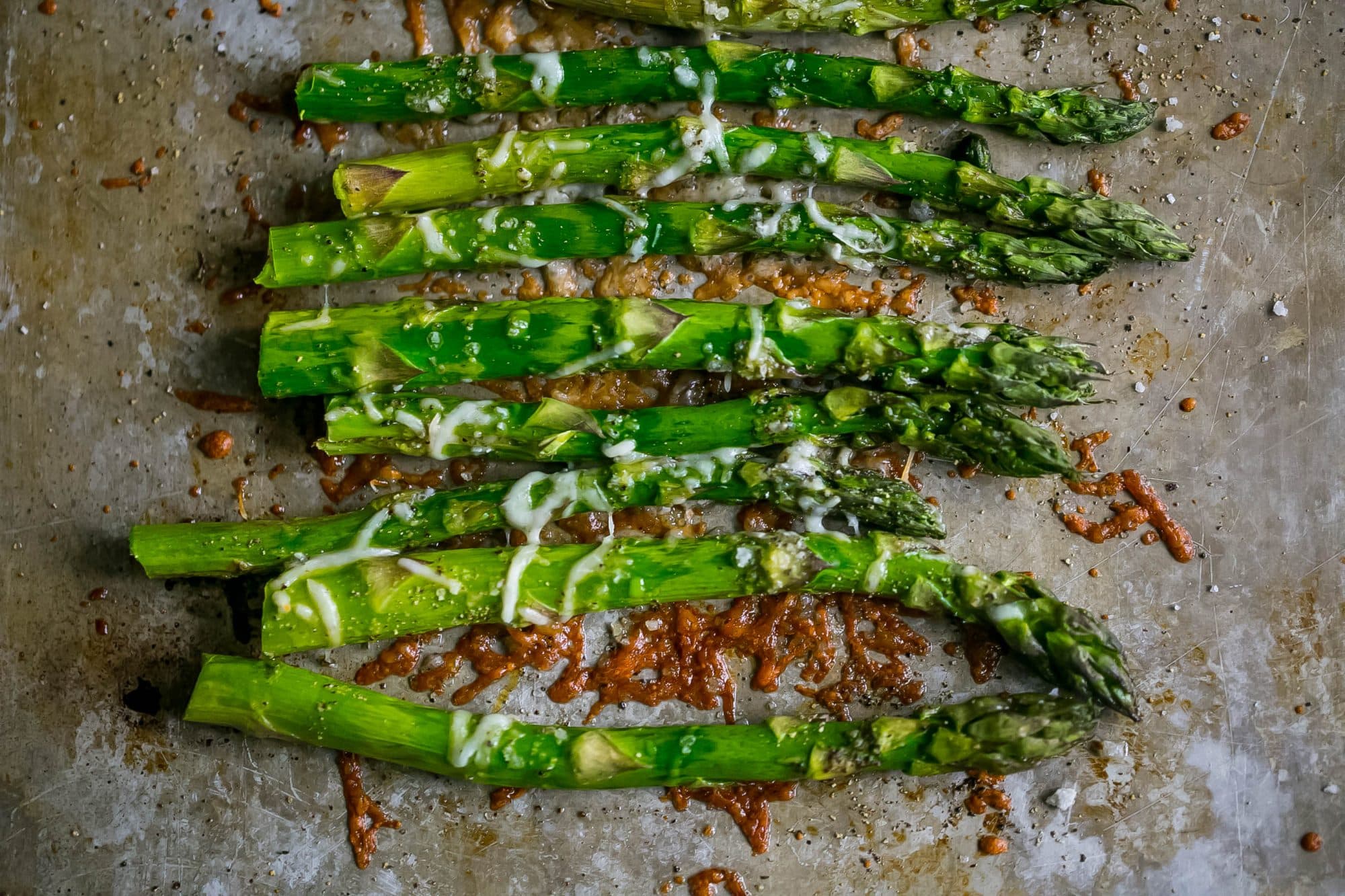  La migliore immagine di ricetta degli asparagi di parmigiano arrostiti al forno