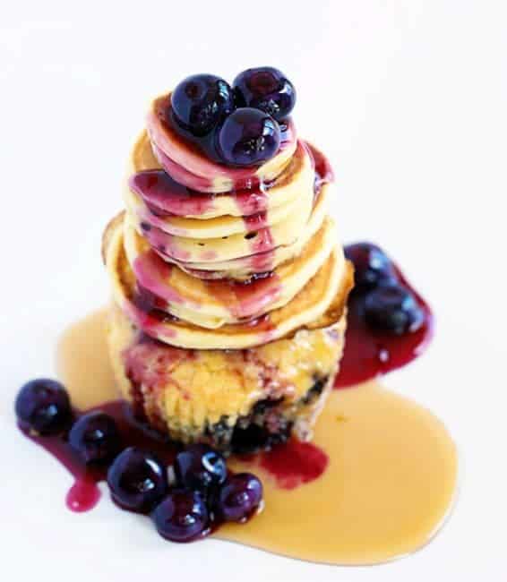 Bigné estrema del pancake del muffin ai mirtilli